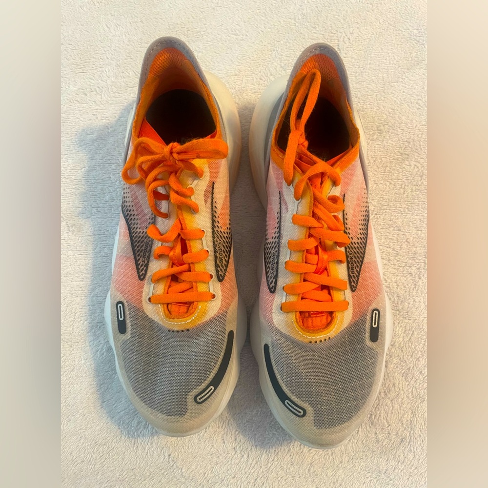 Aurora BL Sneakers - men's shoe; worn my size 8 woman